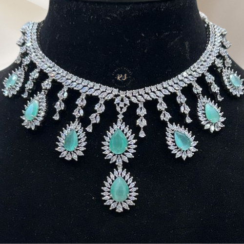 Premium Shine Diamond Style Set – Mint Green Touch