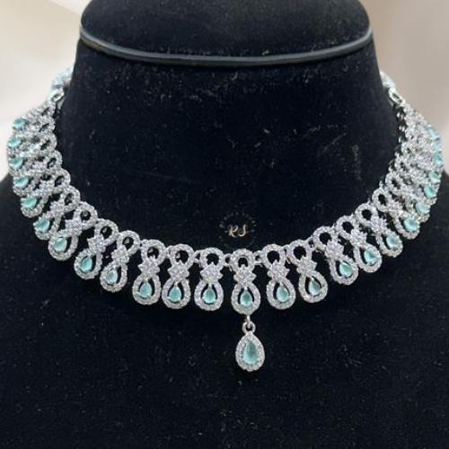 Premium Shine Diamond Style Set – Mint Green Touch