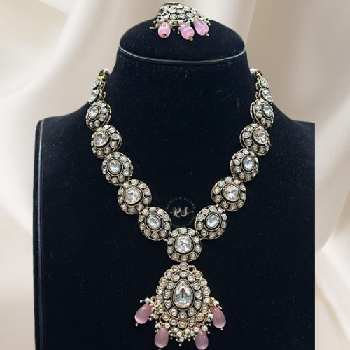 Real Look Kundan Necklace Set – Traditional Royal Style