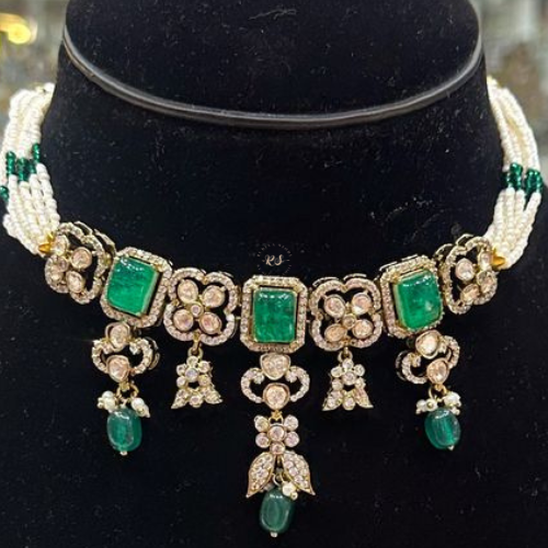 Real look green mozonite choker se