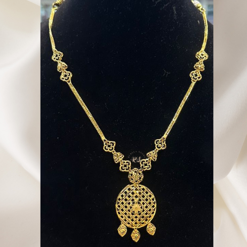 Classic Yellow Gold Polish Pendant Set with Chain