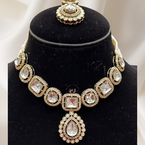 Real Look Polki Necklace Set – Classic Golden Tone