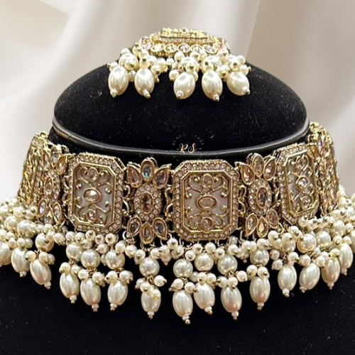 Elegant Polki Set – Real Look with Mother-of-Pearl Finish