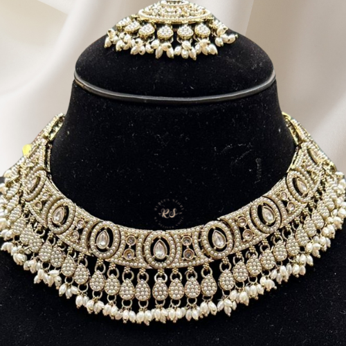 Elegant Polki Set – Real Look with Mother-of-Pearl Finish