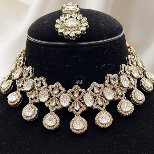 Golden Polki Set – Mother of Pearl Elegance
