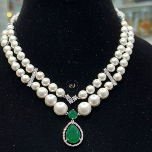 Elegant Emerald Green Set – Real Look Diamond with White Pearls