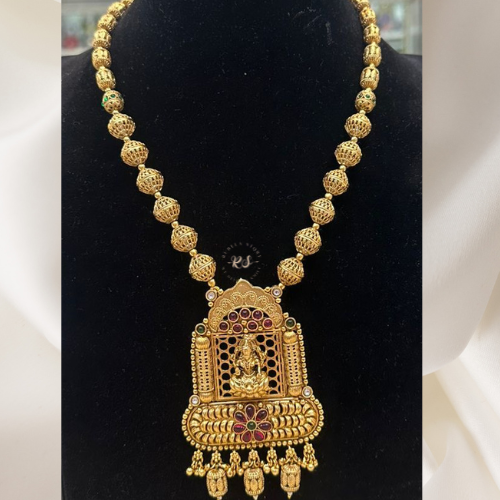 Traditional Temple Pendant Set – Ruby Green Stones with Matar Mala Style