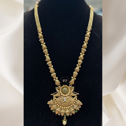 Antique Matte Gold Pendant Set with Green Highlights