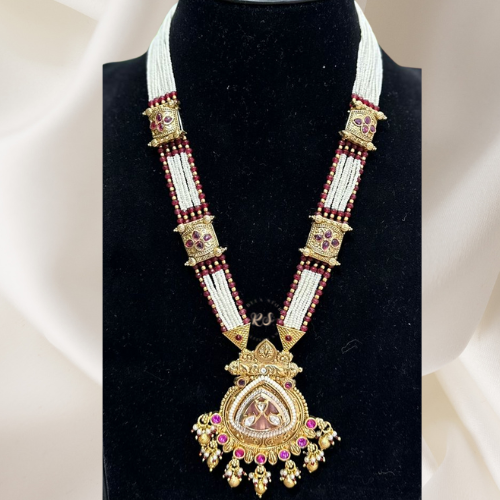 Real Look Ruby Stone Pendant Set – Golden Tablet Design
