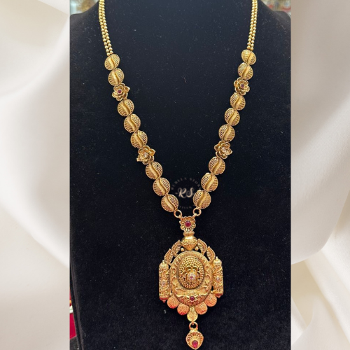 Real Look Golden Polki Pendant Set – Antique Finish