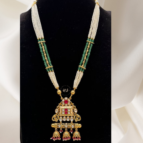 Real Look Kundan Pendant Set – Green Ruby