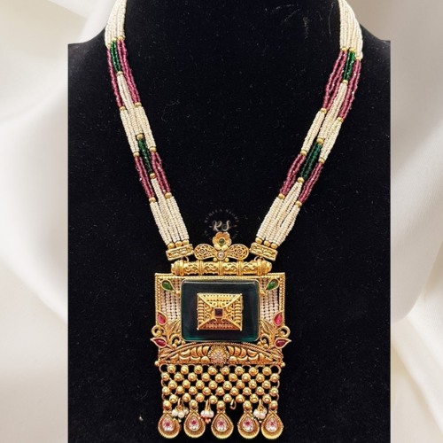Gold Look Moti Pendant Set | Tablet Design