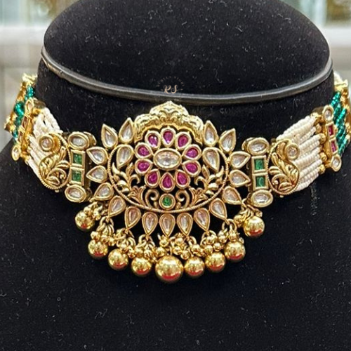Real Look Golden Kundan Moti Choker Set