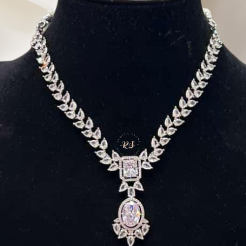 Silver Spark Real Look Diamond Set