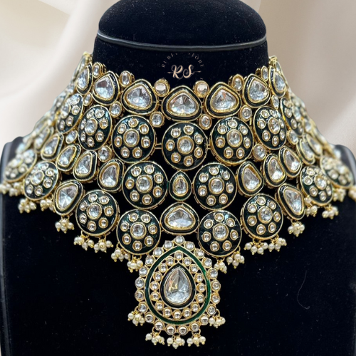 Maharani Style Green Kundan Jewellery