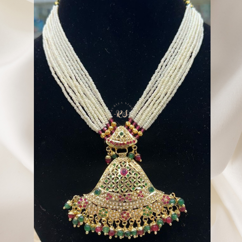 Pearl Embellished Jadau Set