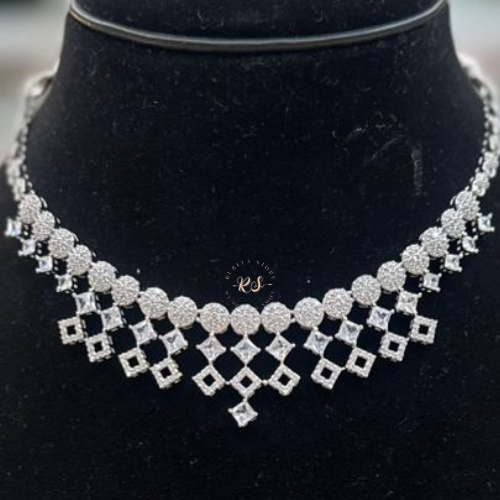 Real Look Diamond Set – Elegant Finish