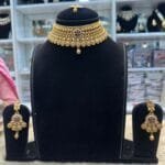real-look-chocker-set