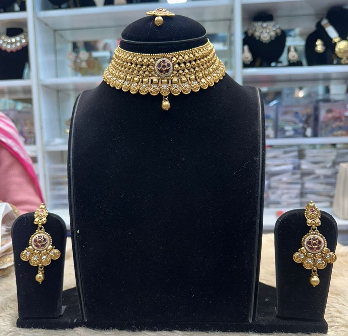 real look chocker set real-look-chocker-set