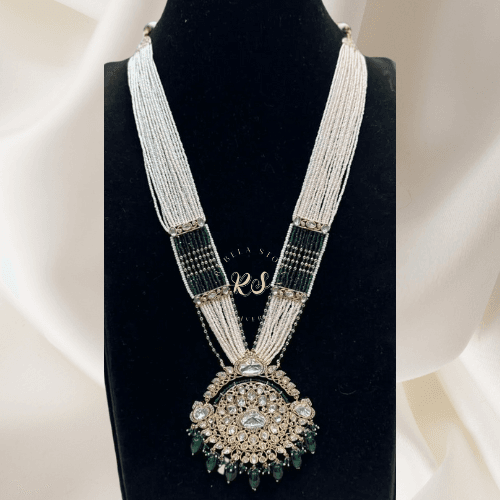 rubela store gold look jewellery best artificial jewellery (34) Rubela Store Royal Green Kundan Set with Green and White Mala - Image 1