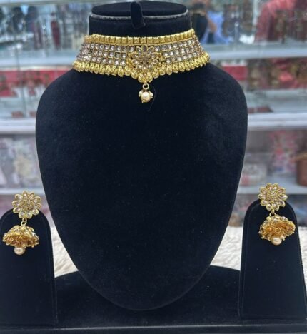 gold-look choker set