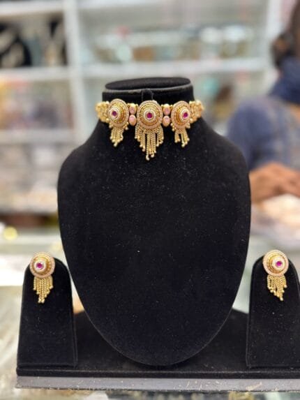 Gold-Look Choker Set