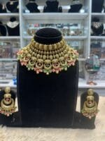 Gold-Look Choker Set