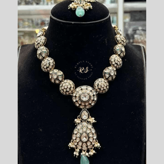 Untitled design - 2025-10-11T184304.364 Rubela Elegant Real Look Kundan Set – Rubela Store - Image 1