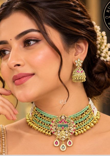 Real Look Choker Set for a Royal and Elegant Style