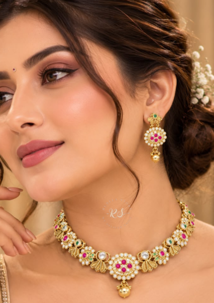 Real Gold Look Set for a Royal and Timeless Style